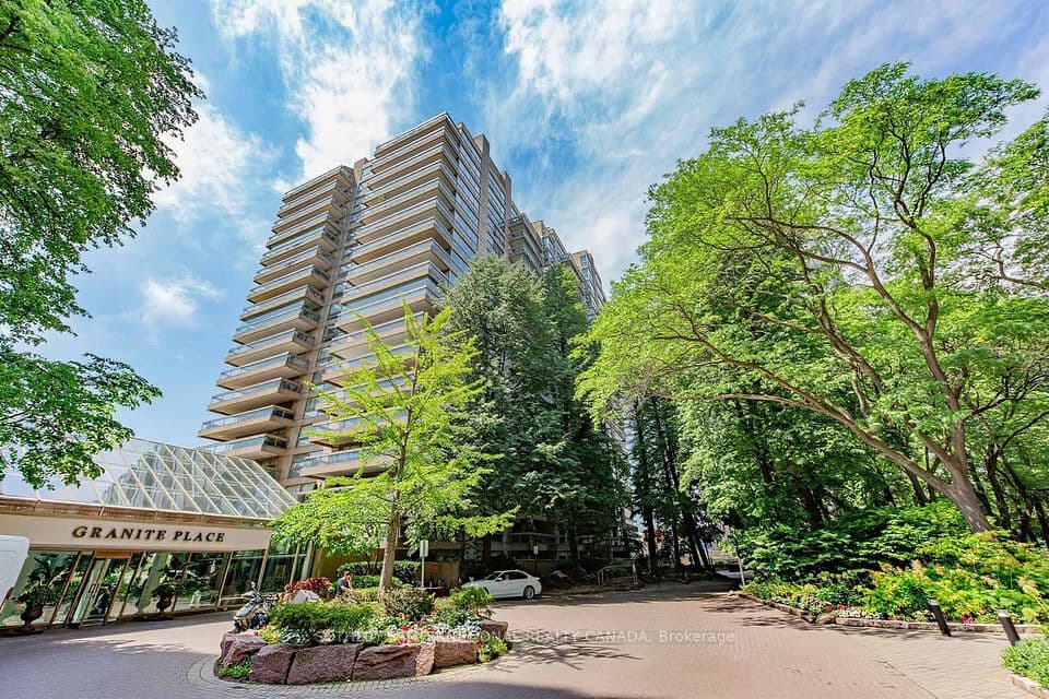 63 St Clair Avenue W 1801, Toronto, ON M4V 2Y9 – main photo