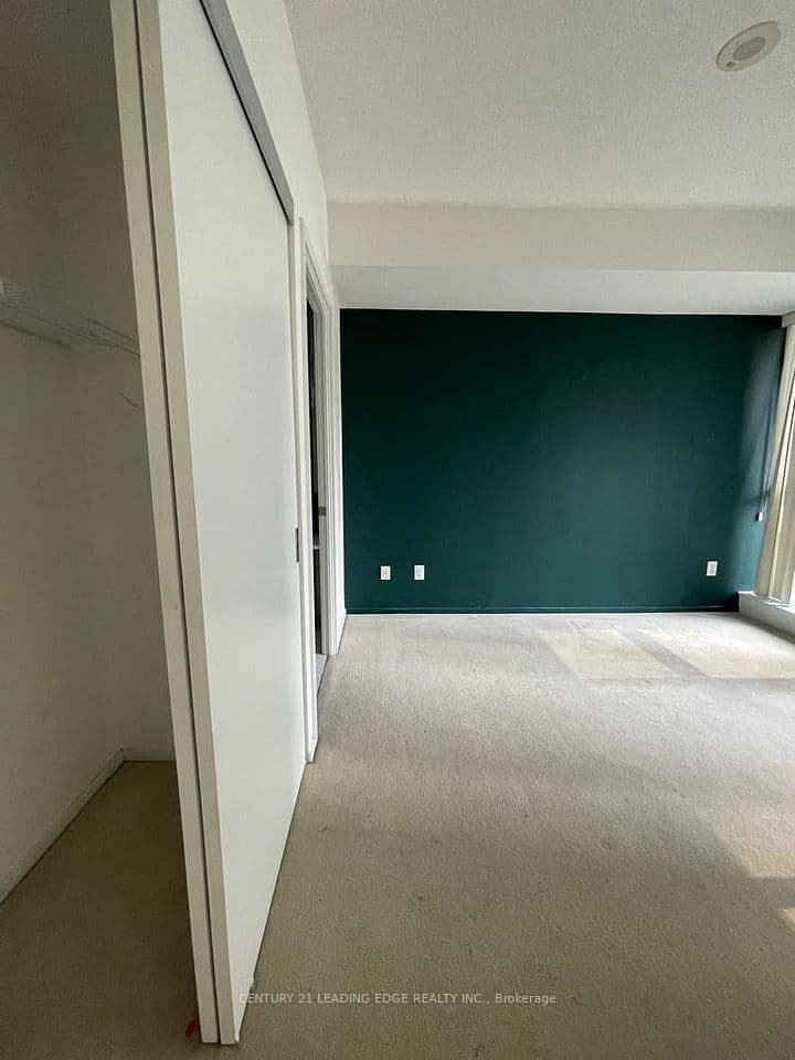 8 Charlotte Street 302, Toronto, ON M5V 0K4 – photo 2