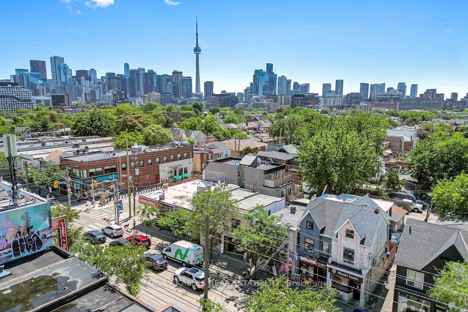819 Dundas Street W, Toronto, ON M6J 1V4 – photo 3