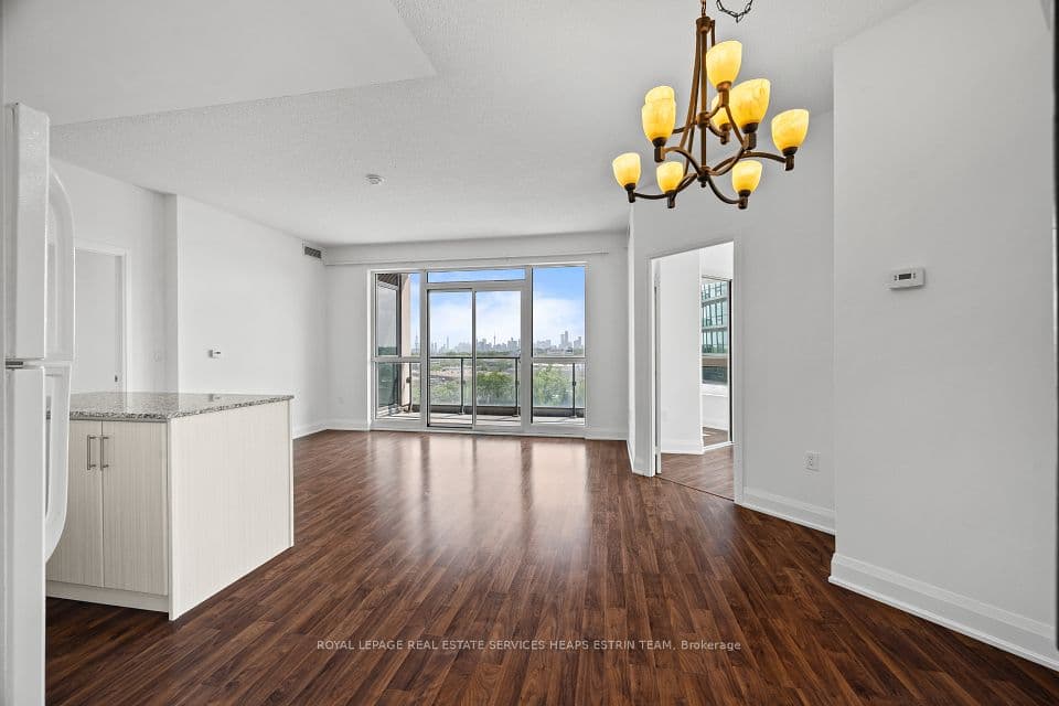 160 Vanderhoof Avenue 913, Toronto, ON M4G 4K3 – photo 2