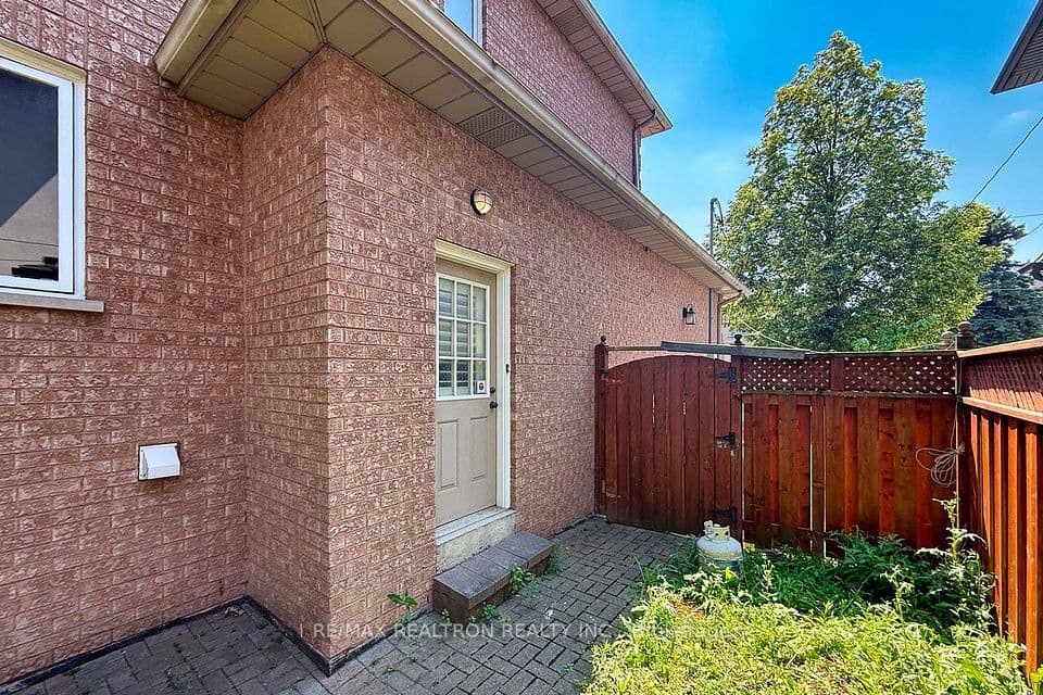 25 Clarkhill Street, Toronto, ON M2R 2G6 – photo 3