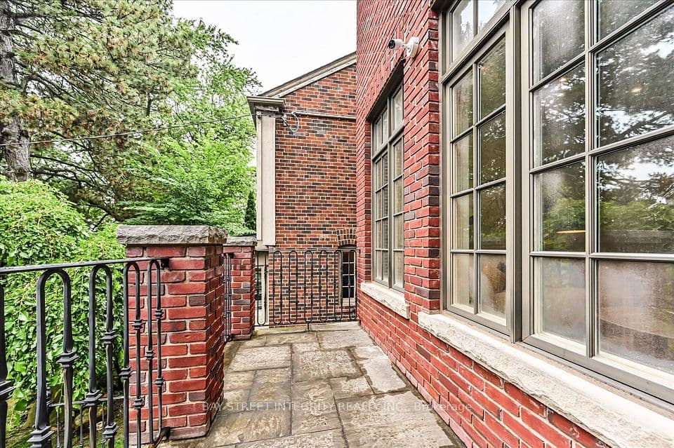 5 Westgrove Crescent, Toronto, ON M5N 2S7 – photo 3
