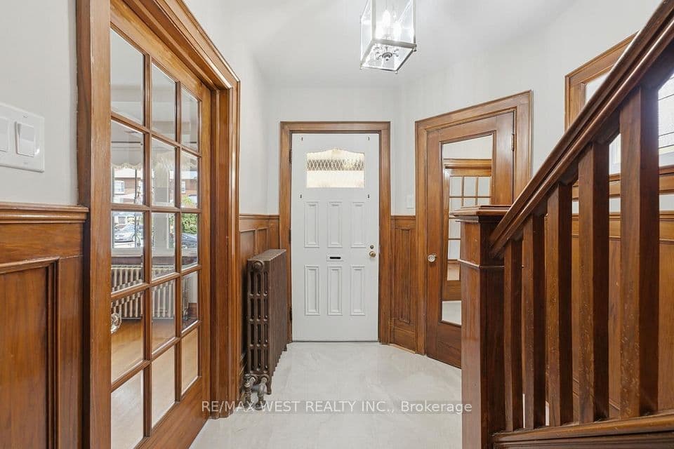 280 Westmount Avenue, Toronto, ON M6E 3N1 – photo 2