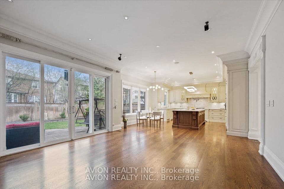 26 Danville Drive, Toronto, ON M2P 1J1 – photo 2
