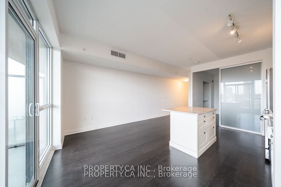 160 Vanderhoof Avenue 601, Toronto, ON M4G 0B7 – photo 3