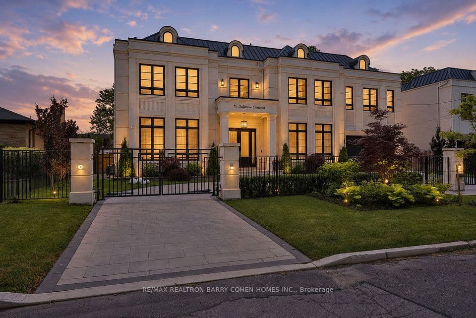 15 Sulgrave Crescent, Toronto, ON M2L 1W5 – main photo