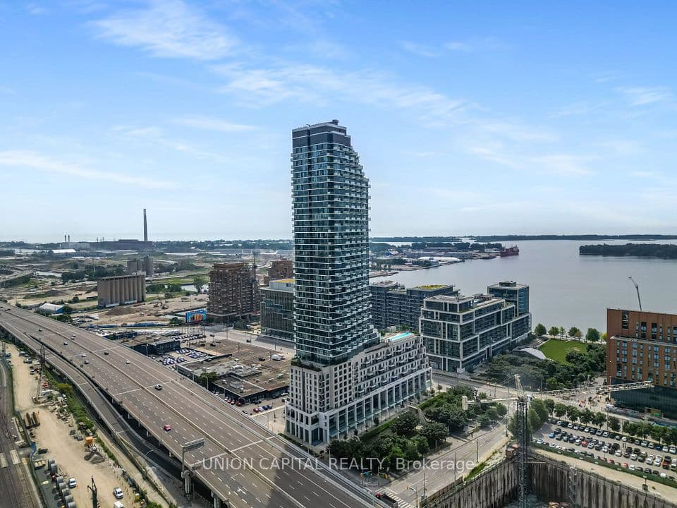 16 Bonnycastle Street 2007, Toronto, ON M5C 0C9 – photo 2