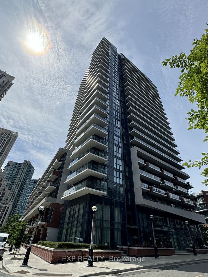 38 Iannuzzi Street 509, Toronto, ON M5V 0S2 – main photo