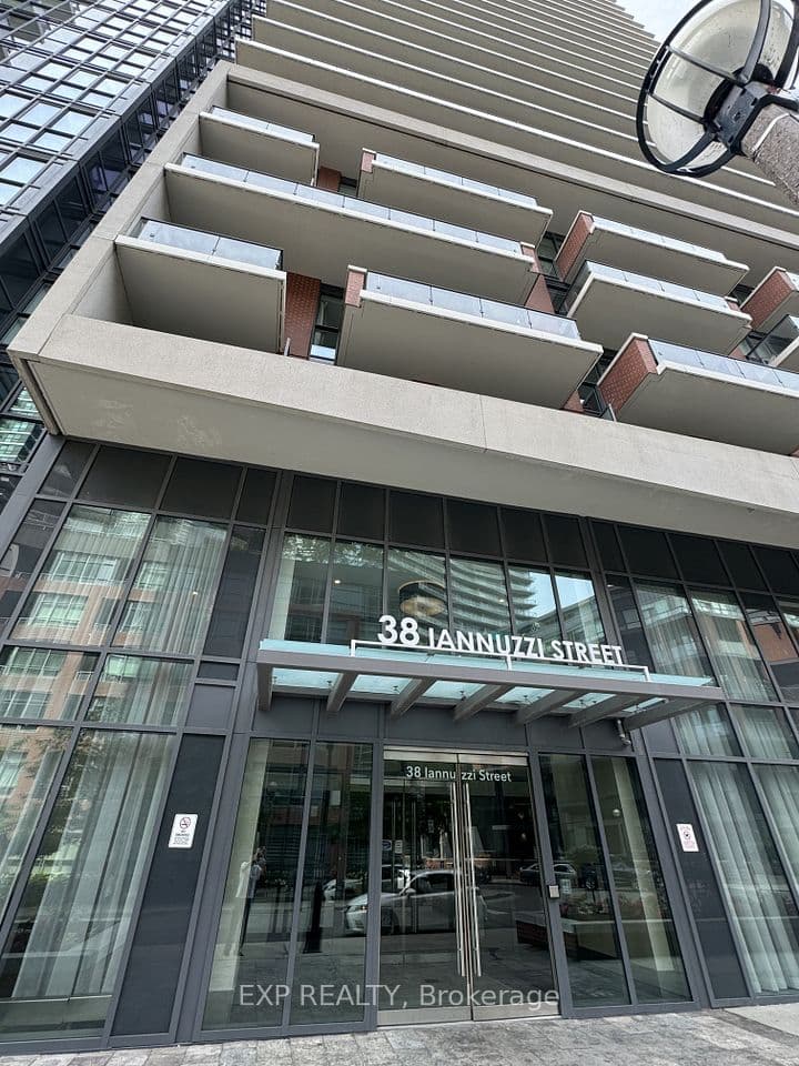 38 Iannuzzi Street 509, Toronto, ON M5V 0S2 – photo 2
