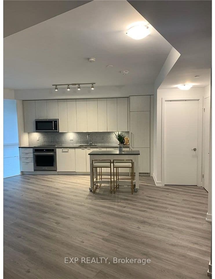 38 Iannuzzi Street 509, Toronto, ON M5V 0S2 – photo 3