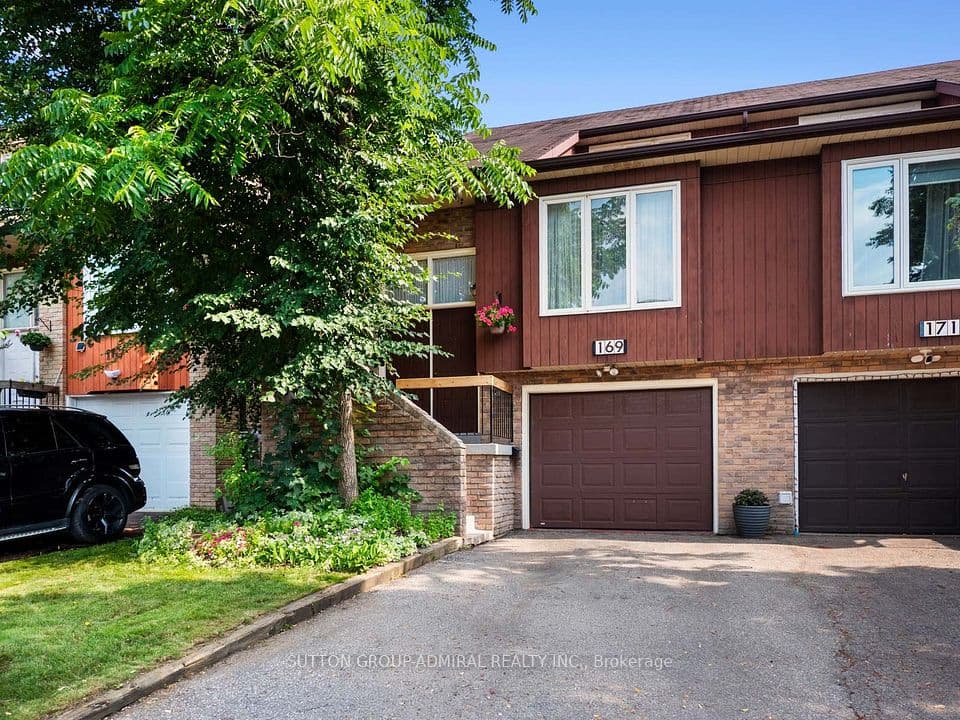 169 Robert Hicks Drive, Toronto, ON M2R 3R3 – main photo