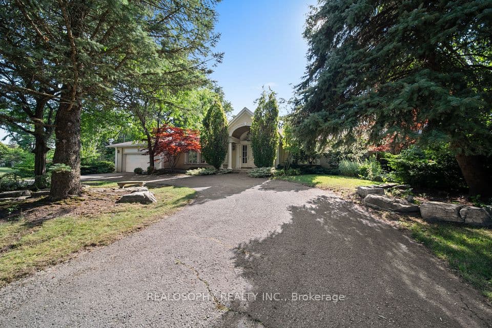 7 Purling Place, Toronto, ON M3B 1V4 – main photo