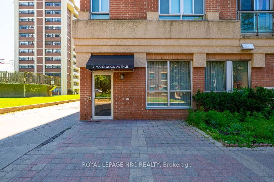 15 Maplewood Avenue PH 6, Toronto, ON M6C 4B4 – photo 3
