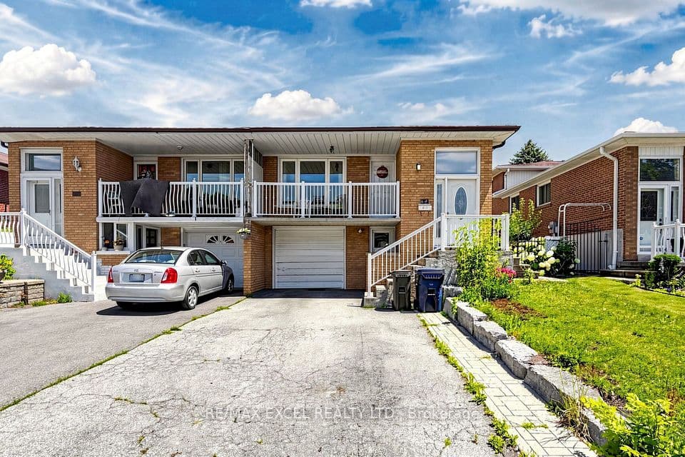 216 Shawnee Circle, Toronto, ON M2H 2Y4 – main photo
