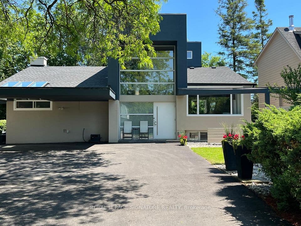 90 Berkinshaw Crescent, Toronto, ON M3B 2T2 – main photo