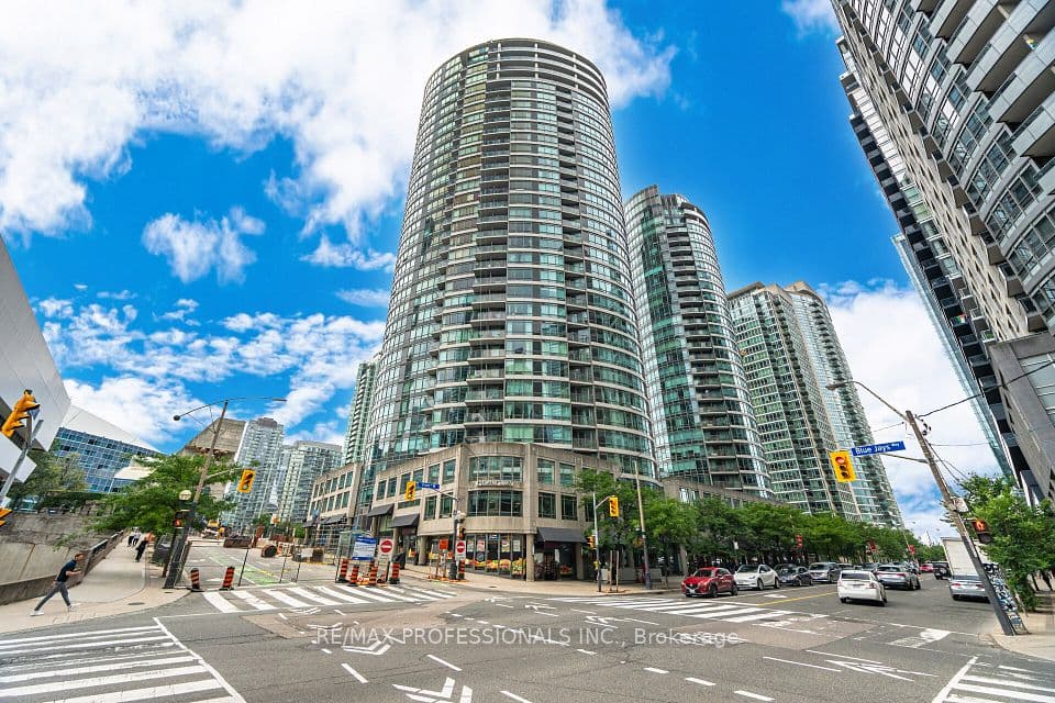 361 Front Street W 3303, Toronto, ON M5V 3R5 – main photo
