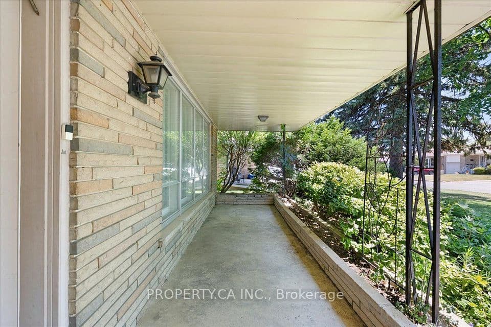 48 Kennard Avenue, Toronto, ON M3H 4M1 – photo 3