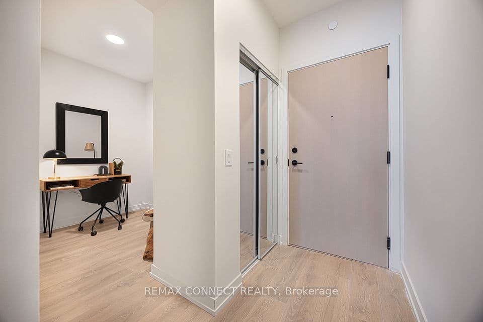 181 Sterling Road 1605, Toronto, ON M6R 2B2 – photo 2