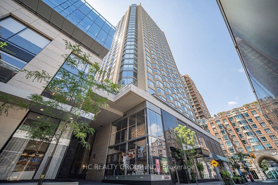 155 Yorkville Avenue 2014, Toronto, ON M5R 0B4 – main photo