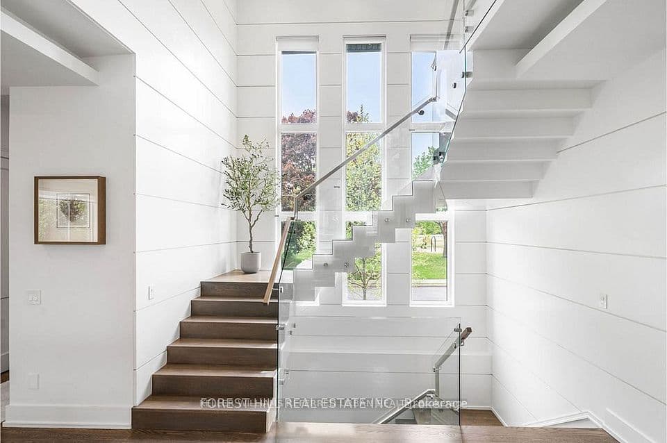 416 Patricia Avenue, Toronto, ON M2R 2M9 – main photo