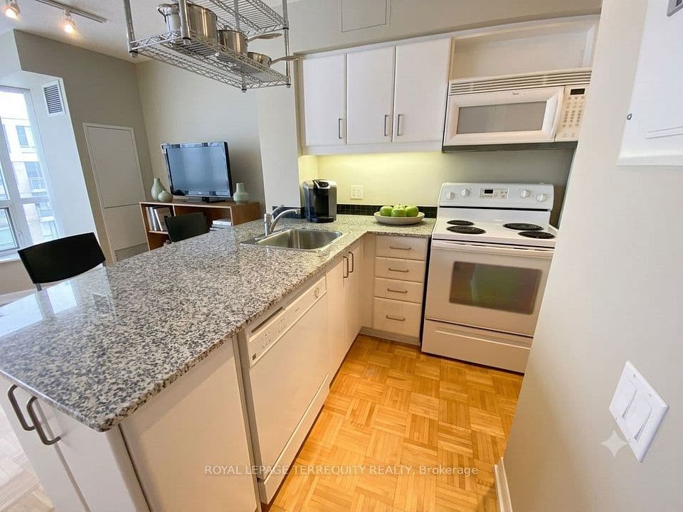 33 Sheppard Avenue E 1009, Toronto, ON M2N 7K1 – photo 2