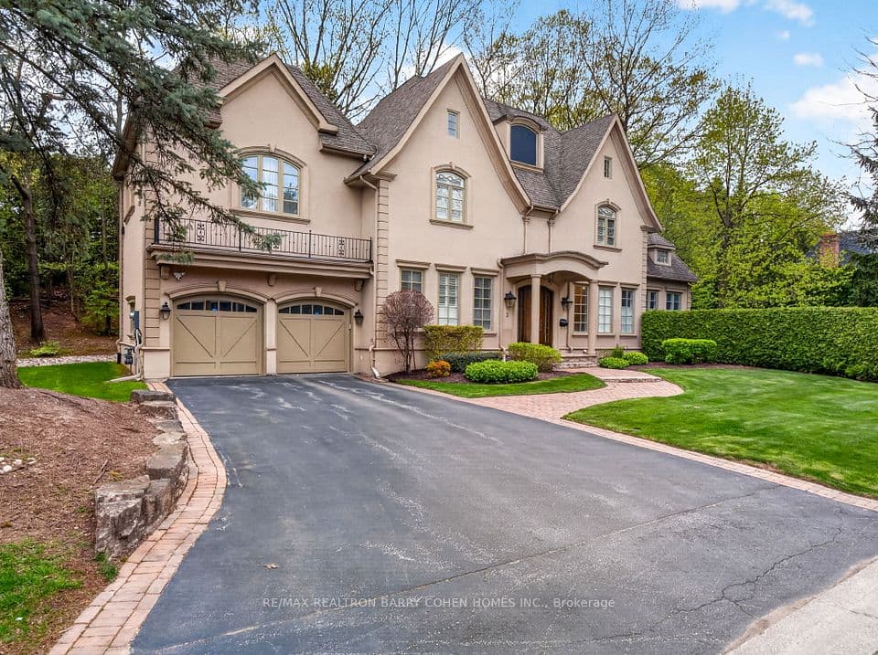 3 Legacy Court, Toronto, ON M2L 2Y7 – main photo