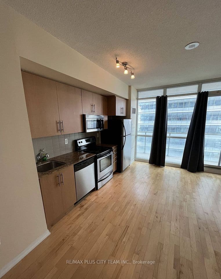 65 Bremner Boulevard 2206, Toronto, ON M5J 0A7 – photo 3