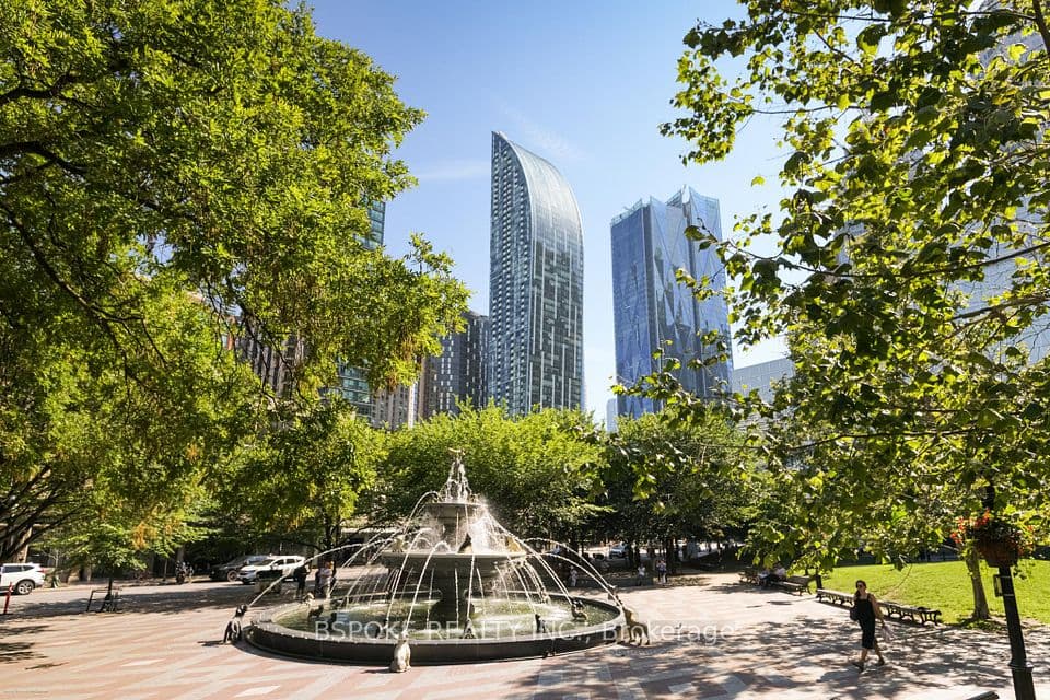 8 The Esplanade Avenue 1502, Toronto, ON M5E 0A6 – photo 2