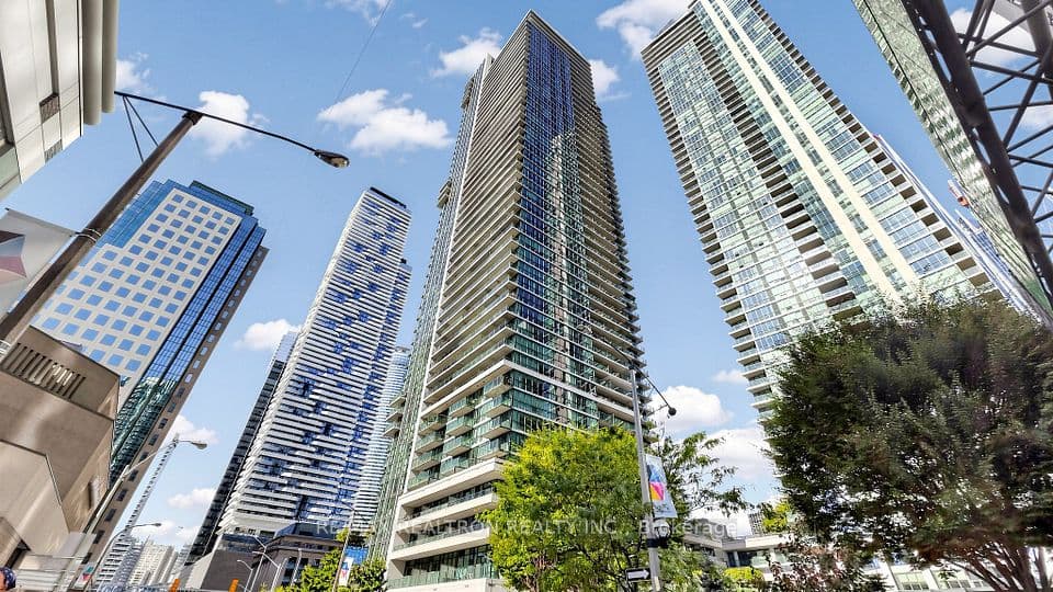 33 Bay Street 2211, Toronto, ON M5J 2Z3 – main photo