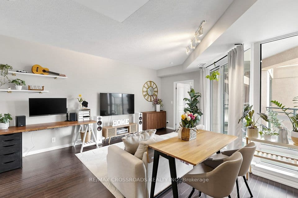 35 Hayden Street 1201, Toronto, ON M4Y 3C3 – photo 3