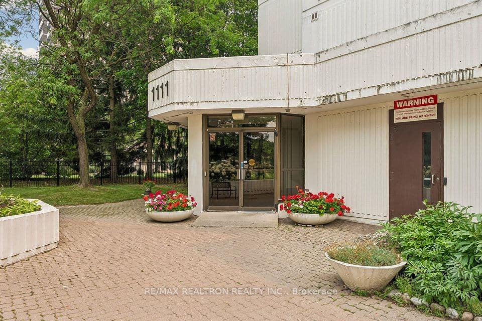 1111 Steeles Avenue W 307, Toronto, ON M2R 3M9 – photo 3