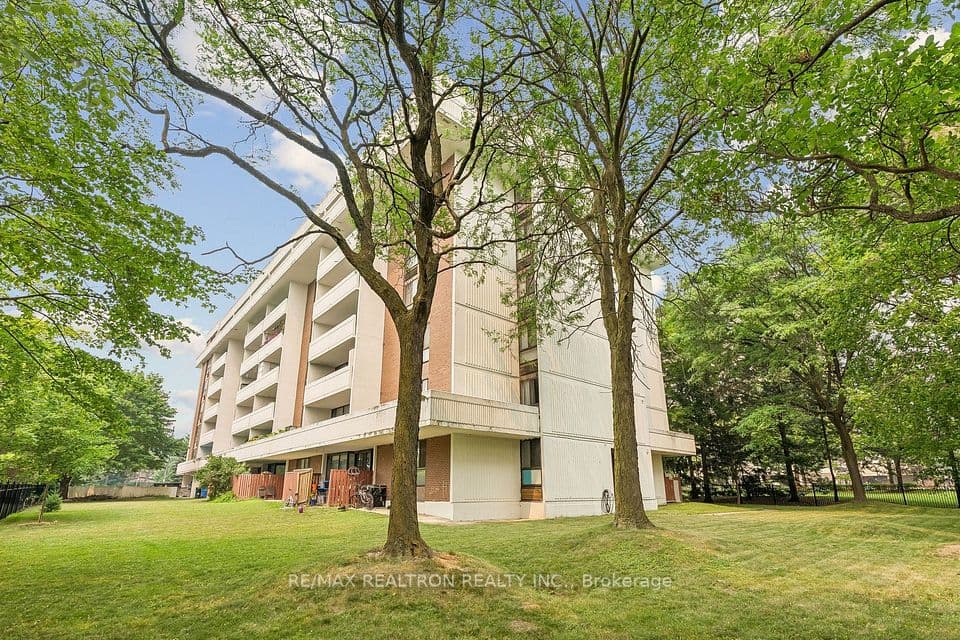 1111 Steeles Avenue W 307, Toronto, ON M2R 3M9 – photo 2