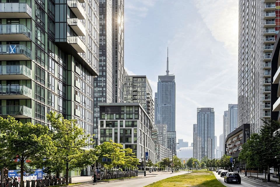 90 Queens Wharf Road 503, Toronto, ON M5V 0J4 – photo 2