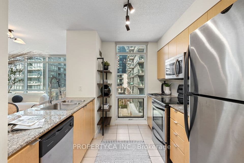 11 Brunel Court 503, Toronto, ON M5V 3Y3 – photo 3