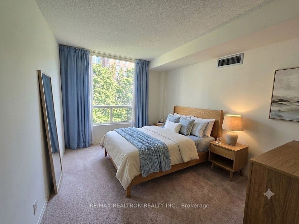 5785 Yonge Street 403, Toronto, ON M2M 4J2 – photo 3