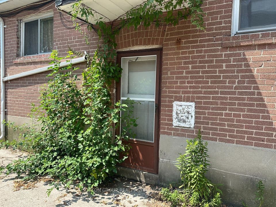 89 Reiner Road, Toronto, ON M3H 2L4 – photo 2