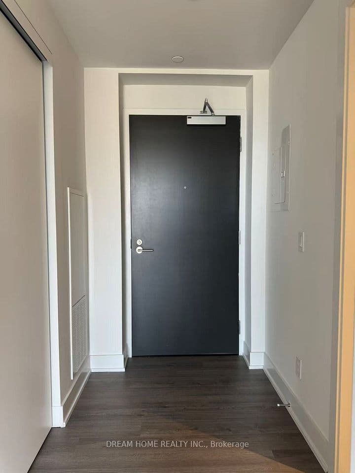 8 Cumberland Street 2002, Toronto, ON M4W 0B6 – photo 2