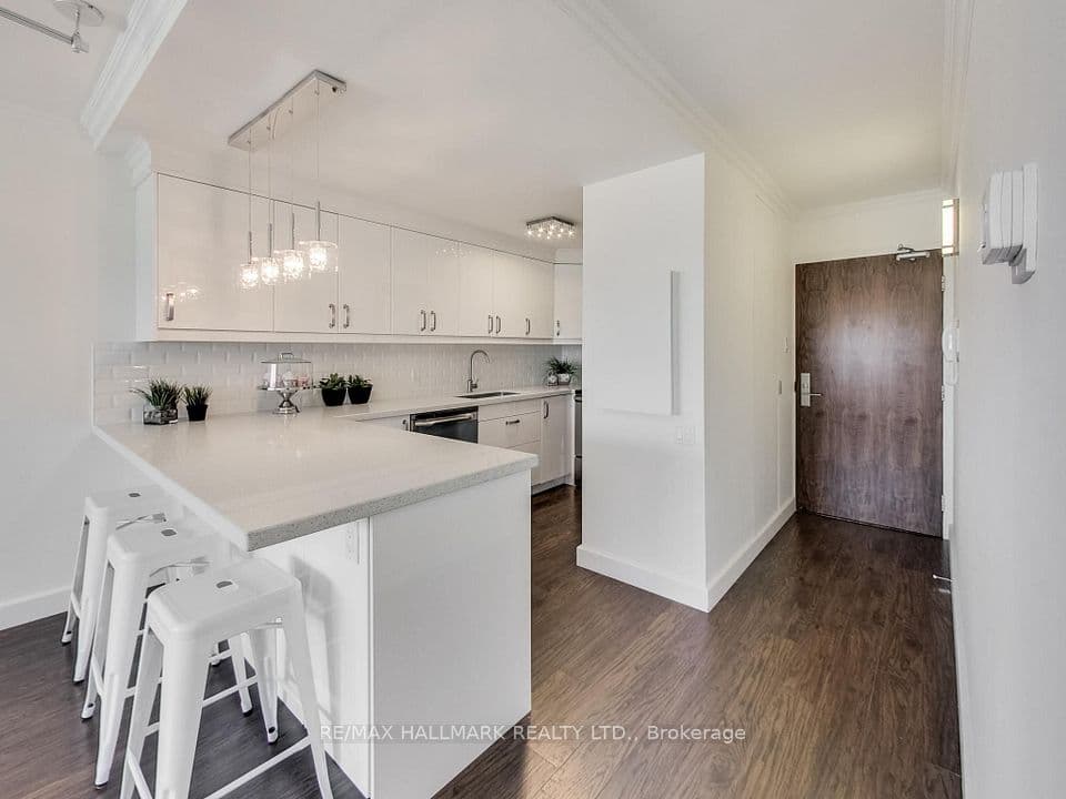 914 Yonge Street 1509, Toronto, ON M4W 3C8 – main photo
