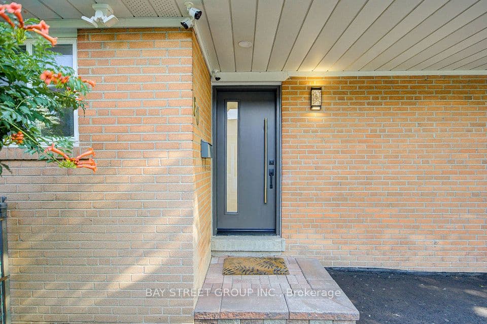 60 Warner Avenue, Toronto, ON M4A 1Z4 – photo 3