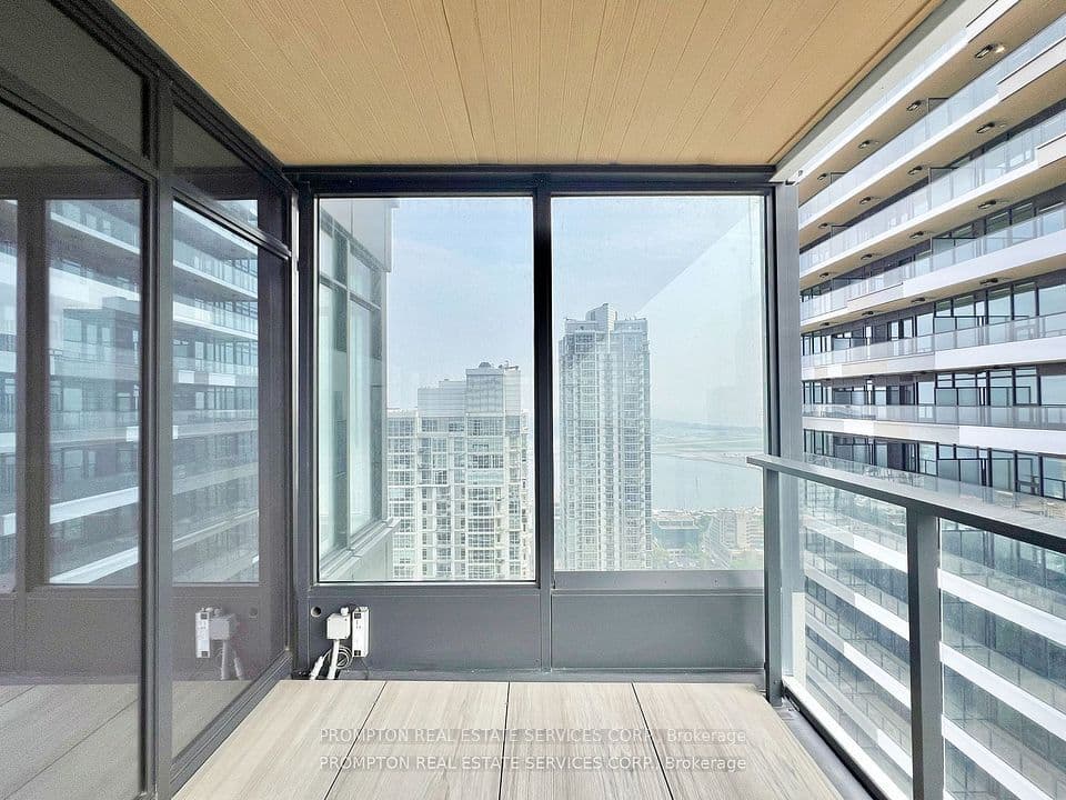 1 Concord cityplace Way 4210, Toronto, ON M5V 0X3 – photo 3