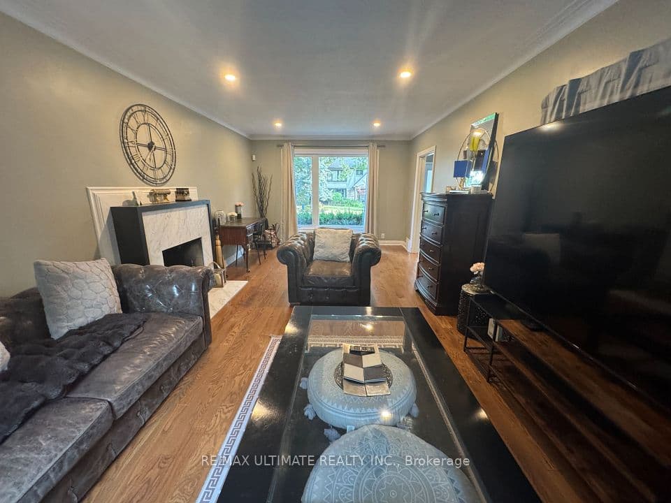 10 Noel Avenue, Toronto, ON M4G 1B3 – photo 3