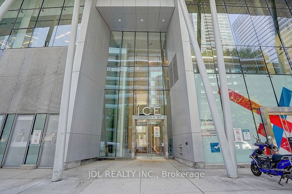 14 York Street 2012, Toronto, ON M5J 0B1 – photo 3