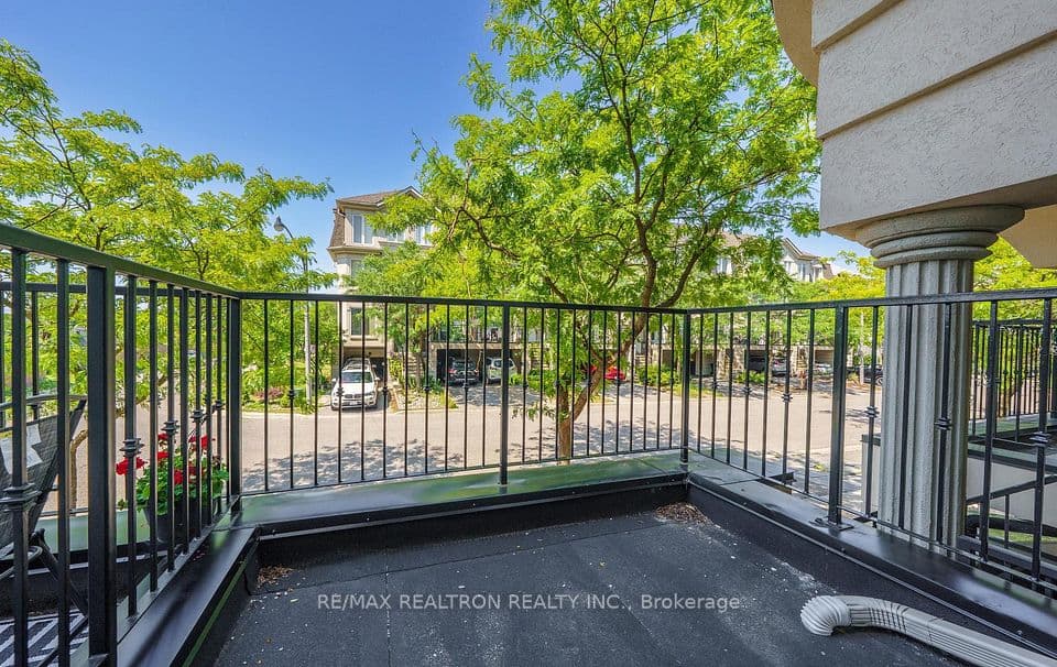 222 David Dunlap Circle, Toronto, ON M3C 4C1 – photo 3