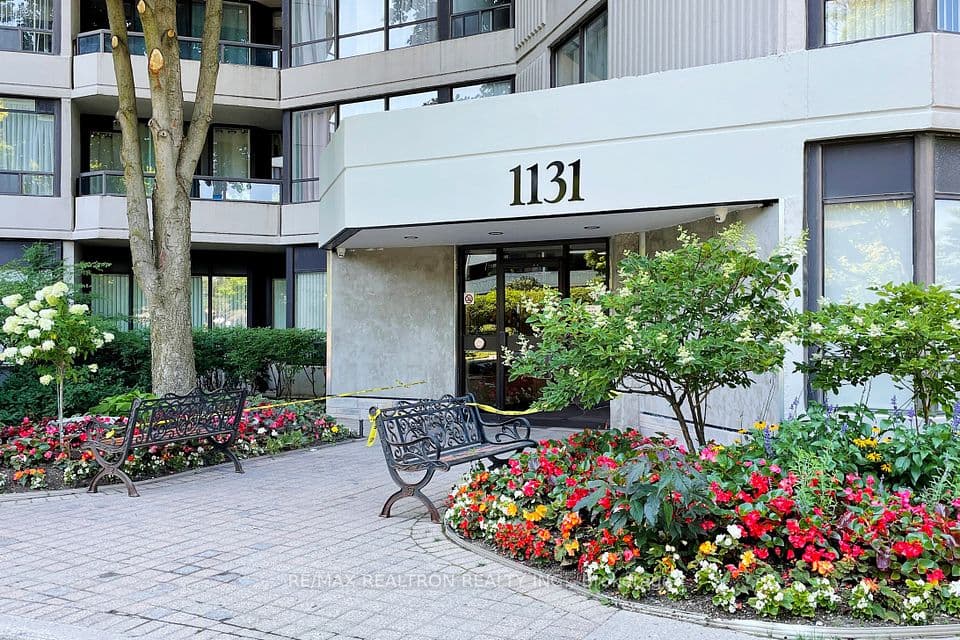 1131 Steeles Avenue W 407, Toronto, ON M2R 3W8 – main photo