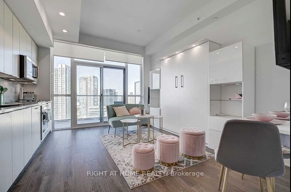 38 Iannuzzi Street Uph02, Toronto, ON M5V 0S2 – main photo