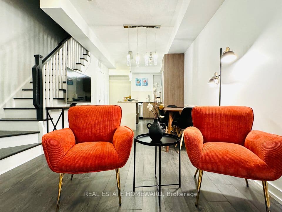 17 St. Bartholomew Street, Toronto, ON M5A 0A3 – photo 2