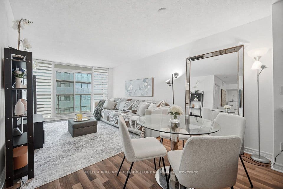 19 Grand Trunk Crescent 3708, Toronto, ON M5J 3A3 – photo 2