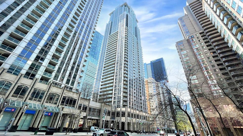761 Bay Street 3101, Toronto, ON M5G 2R2 – main photo
