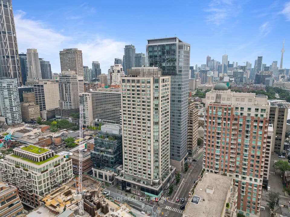 155 Yorkville Avenue 704, Toronto, ON M5R 0B4 – main photo