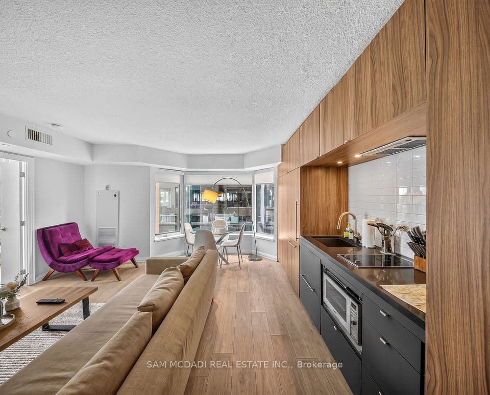 155 Yorkville Avenue 704, Toronto, ON M5R 0B4 – photo 3
